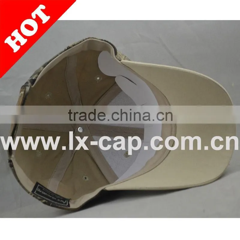 Fashion baseball cap with embroidery