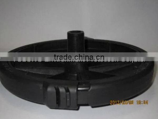 Fine bubble disc aerator for waste water treatment