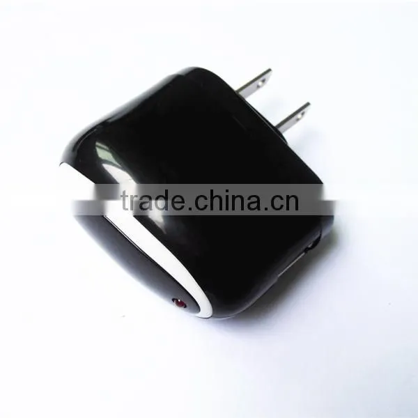 Universal Wall Charger With White and Black Ring Universal Wall Charger