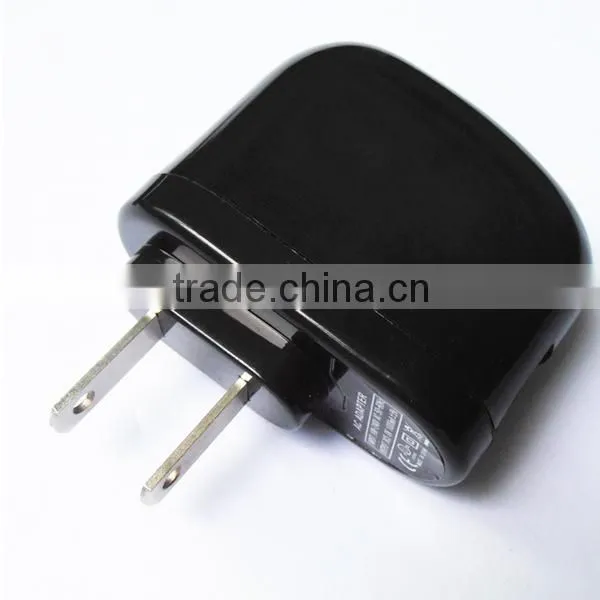 Universal Wall Charger With White and Black Ring Universal Wall Charger