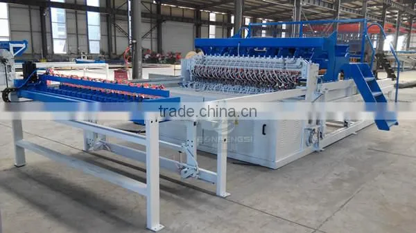 Hebei supplier 2.5m width guard fence facility flat fence panels producing equipment 2.5mm~5mm metal wire mesh welding machine