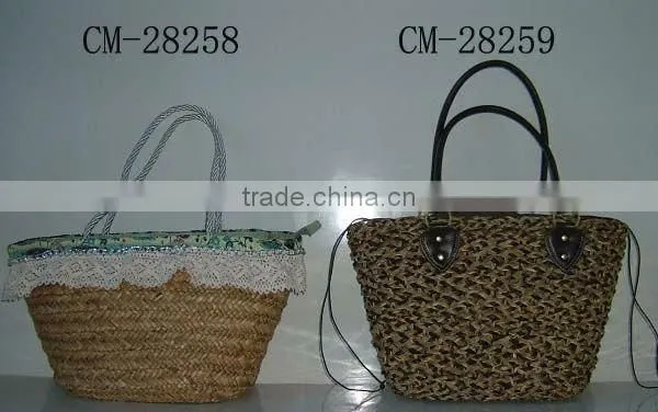 Empty wicker picnic baskets with handle