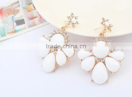 Fashion contracted joker white earrings