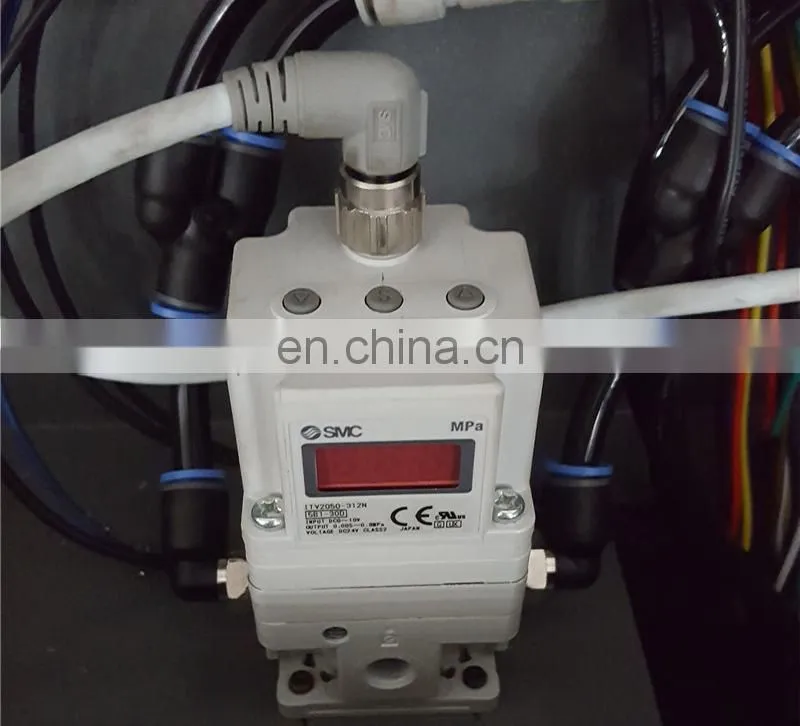 UCM1900A High Speed 4 Roll Automatic Paper cutting slitting Machine with conveyor belt stacker