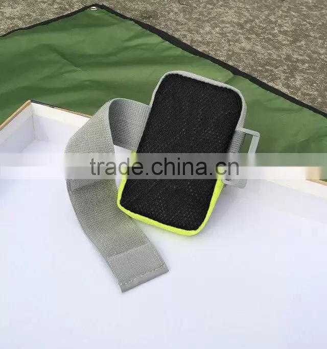 Adjusted sports bag for arm phone pouch