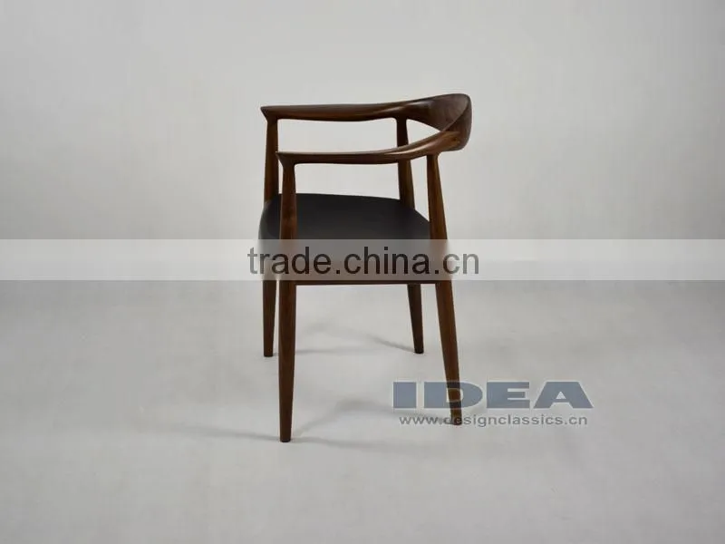 Replica Hans Wegner The Round One Chair - Solid Walnut Wood - Black Genuine Leather
