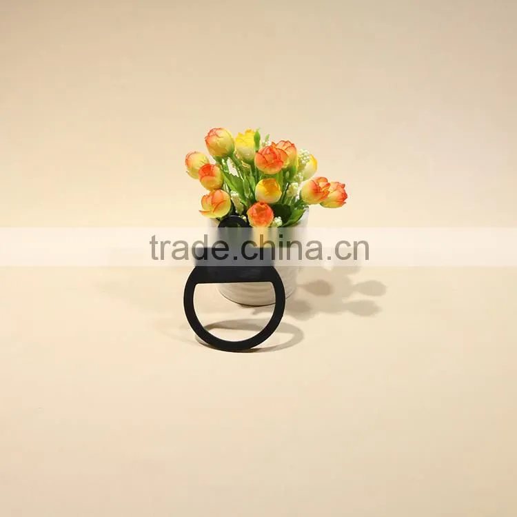 Durable Round plastic scarf hanger
