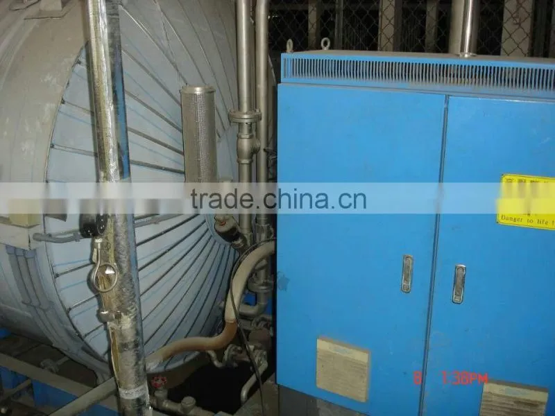 Vacuum yarn vaporizing machine