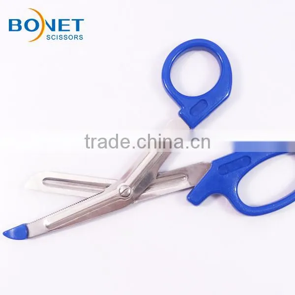 S95004B stainless steel medical plastic handle scissors bandage scissor