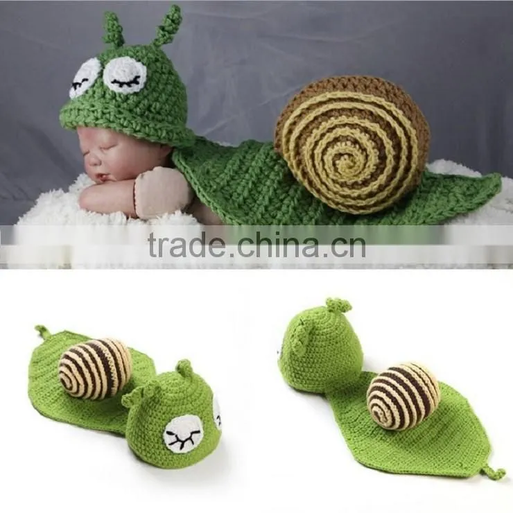 Handmade crochet small green snail Baby clothes camera photography props