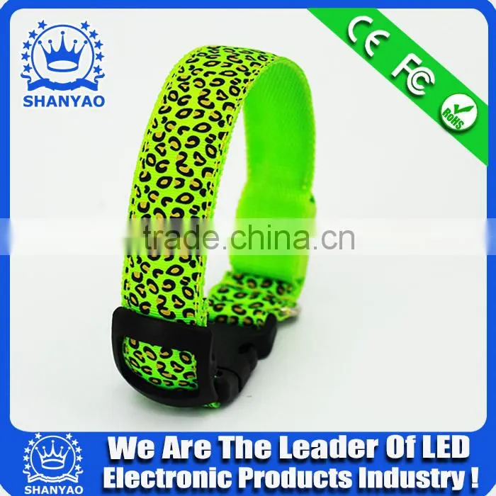 2015 Hot Selling Christmas LED Plastic Pet Collar With Leopard