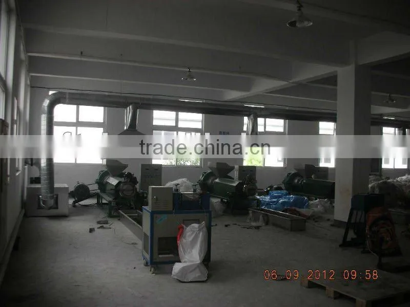 Plastic Particle Granulating Machine