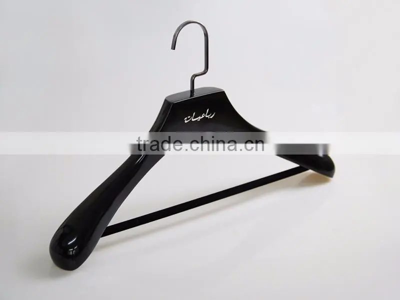 Custom logo wood coat hanger with velvet shoulder wooden hanger for clothes