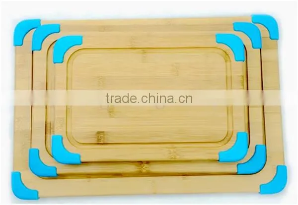 bamboo chopping board with silicone edges