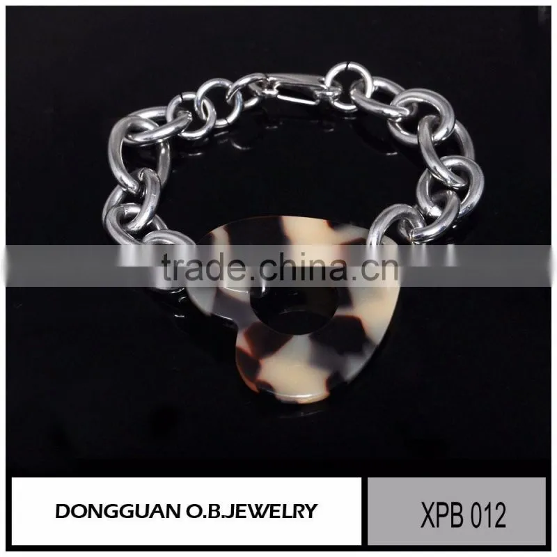 simple charm bracelet jewelry, heart shape love bracelet from Dongguan factory