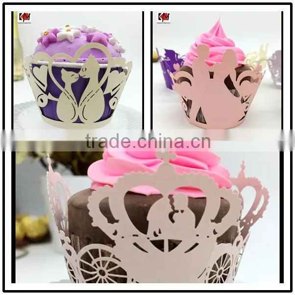 Dancing lovers cupcake wrapper