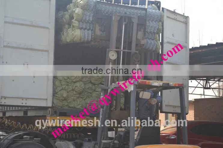 Alibaba Verified China Factory Popular Perimeter fence/Chain Link Fence top barbed wire/cyclone fence