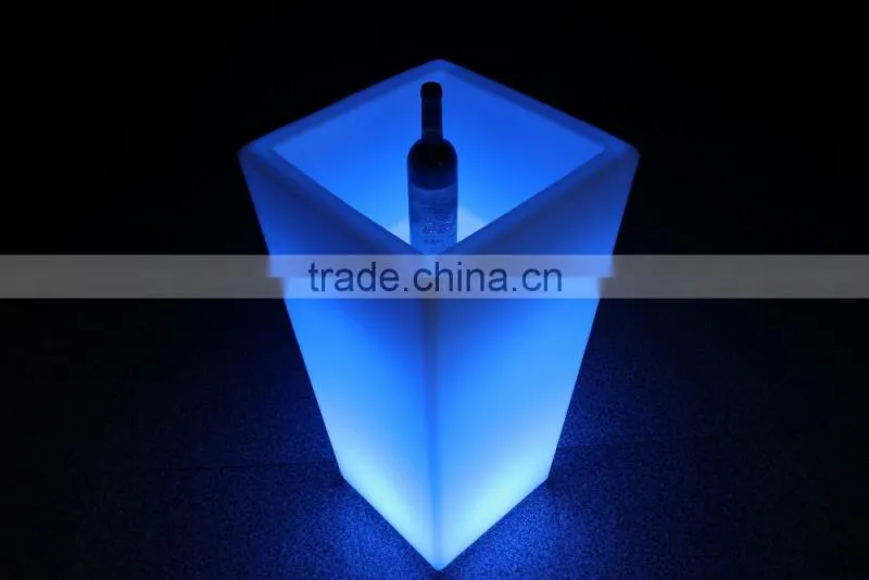 wholesale well polished beautiful led plastic flower pot, garden flower vase