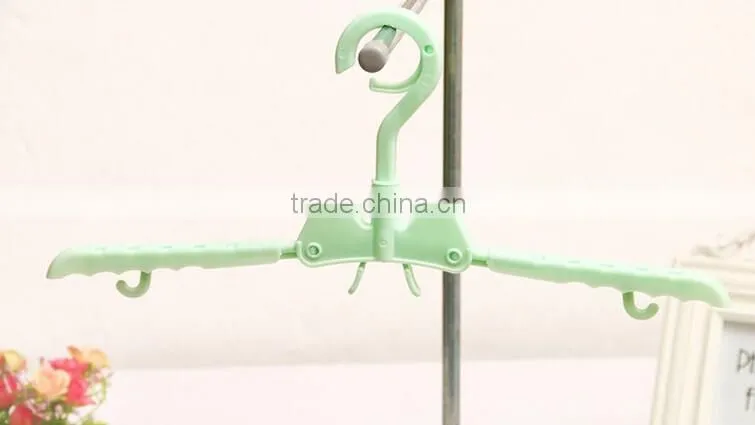 Plastic Foldable Folded Clothes Hangers Assorted Color