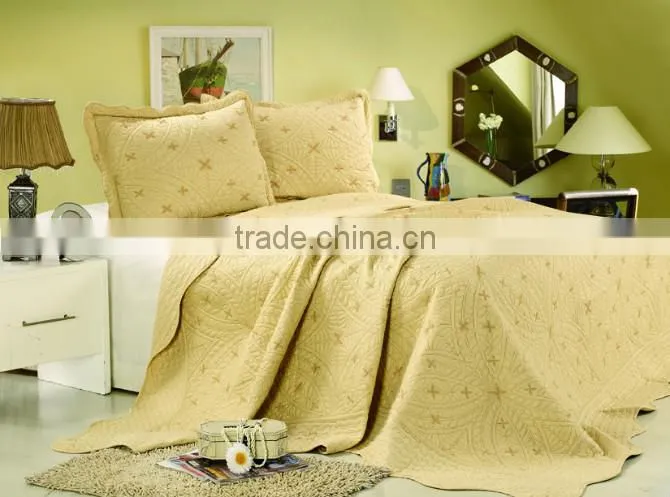 Competitive price embroidery quilt bedding set,wholesale quilt bedspread patchwork,microfiber quilt with pillow