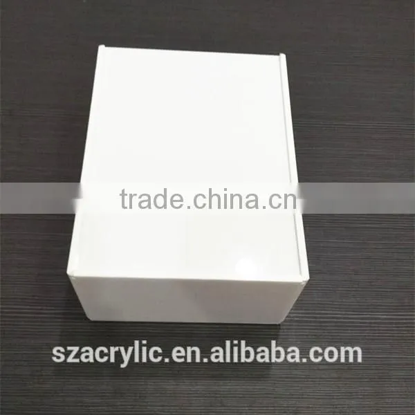 white acrylic tissue box