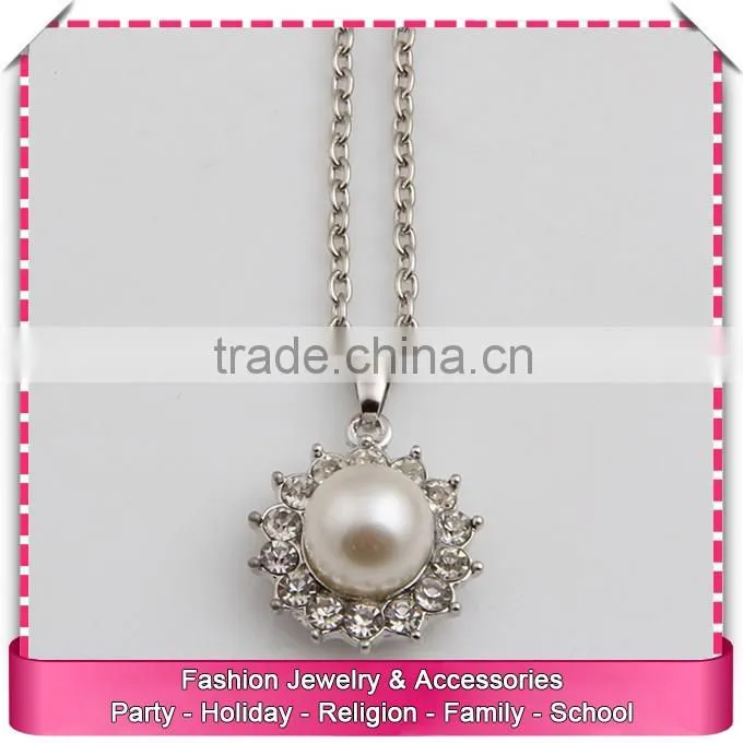 Modern pearl necklace design, female pearl pendant necklace