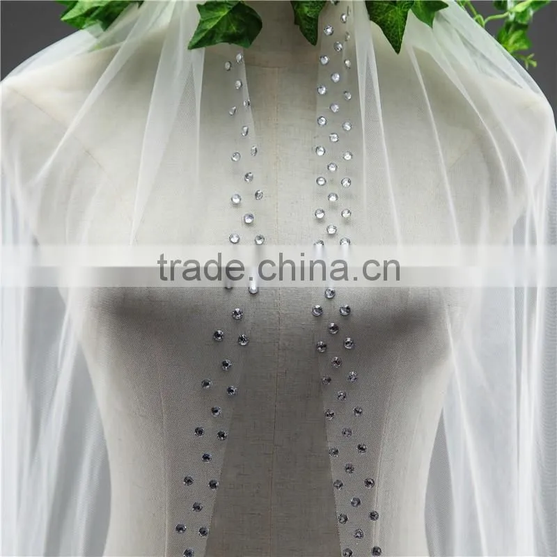 2017 wholesale Wholesale White Wedding Lace Bridal Veils long Tulle veils HL01