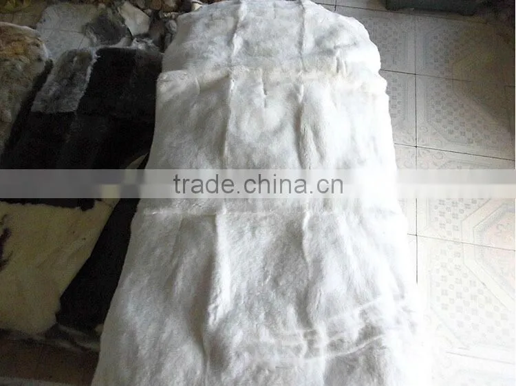 Dyed hot pink and white color rabbit fur plate with good OEM service and customed size