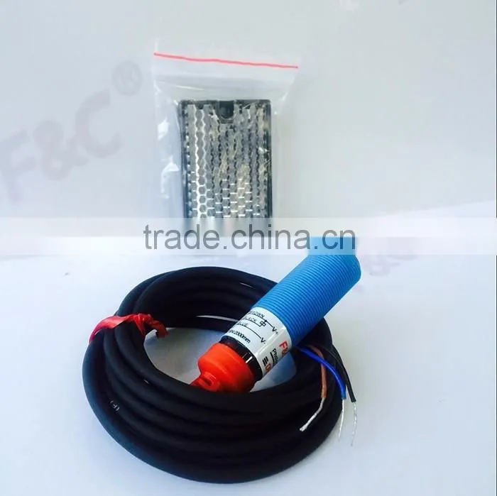 small size NPN NO NC diffuse photoelectric sensor with quick M8 connector