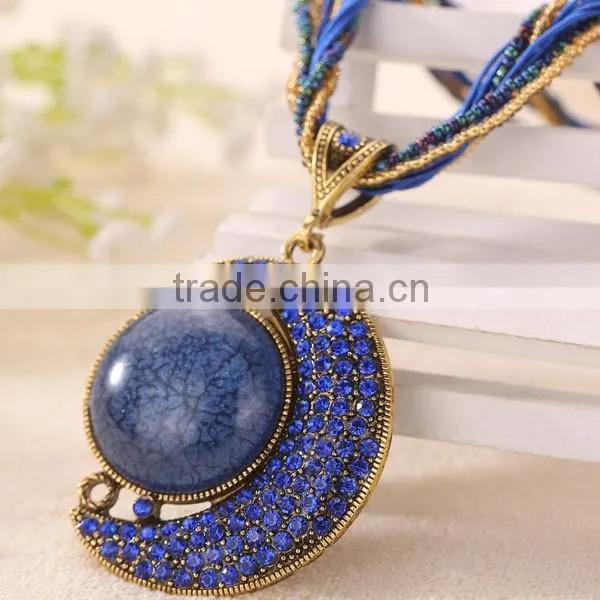 2016 Fashion National Style Moon Design Rhinestone Necklace