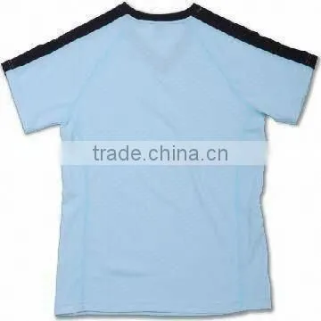 Men's V-neck T-shirt with Moisture Transfer Technology, Made of Durable Eco-friendly Polypropylene