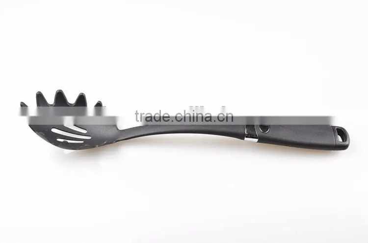 Plastic spatula