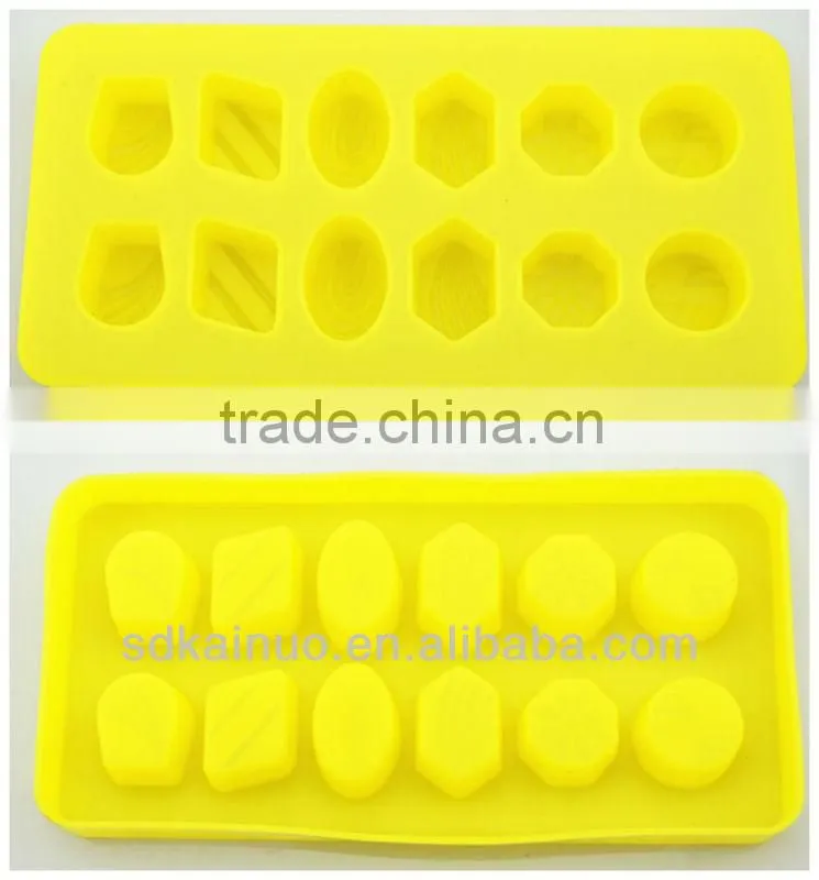 various shaped non stick silicone moldes dos doces