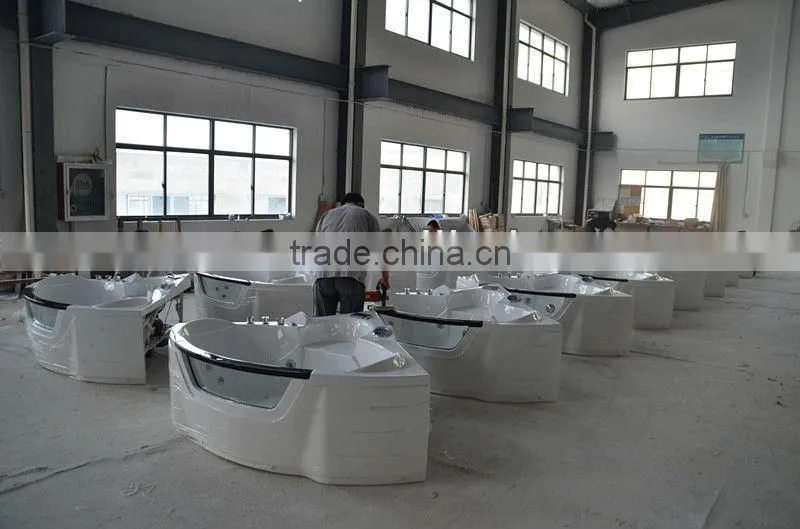 Cheap Indoor Bathtub with Handle and Pillow 1600*850*580mm
