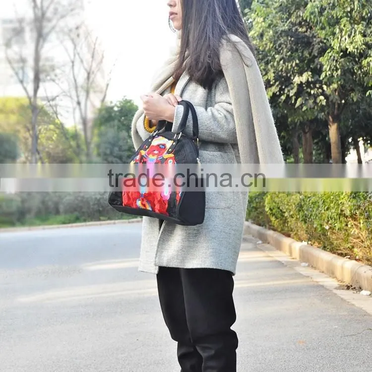 Famous Designer Handbag Canvas Women Red Shell Tote Bag with embroidery