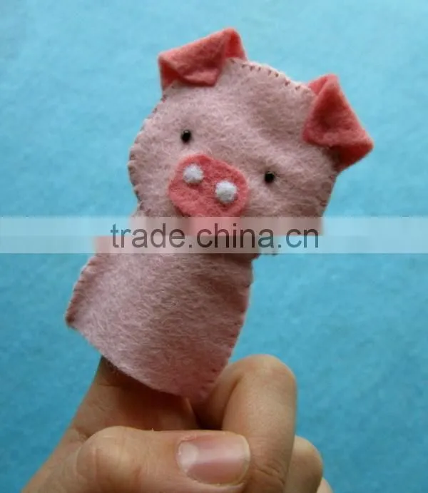2017 best selling new product decorative custom handmade fabric felt cheap fashion innovative pig puppet wholesale