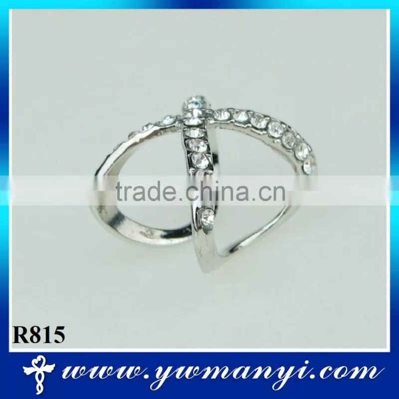 2016Fashion product alloy ring cross rhinestone silver plating R815