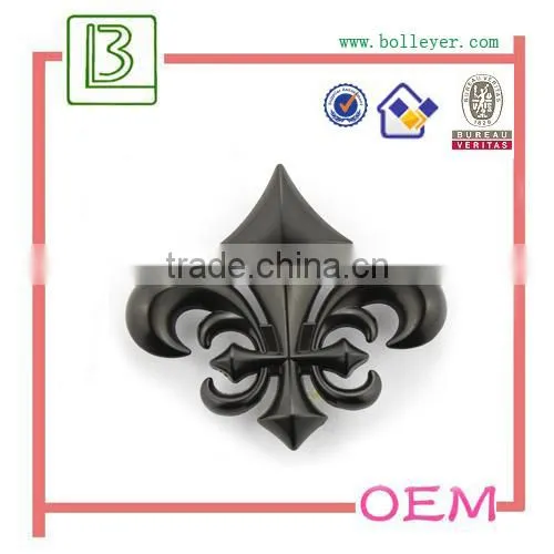 handbag hardware with custom logo