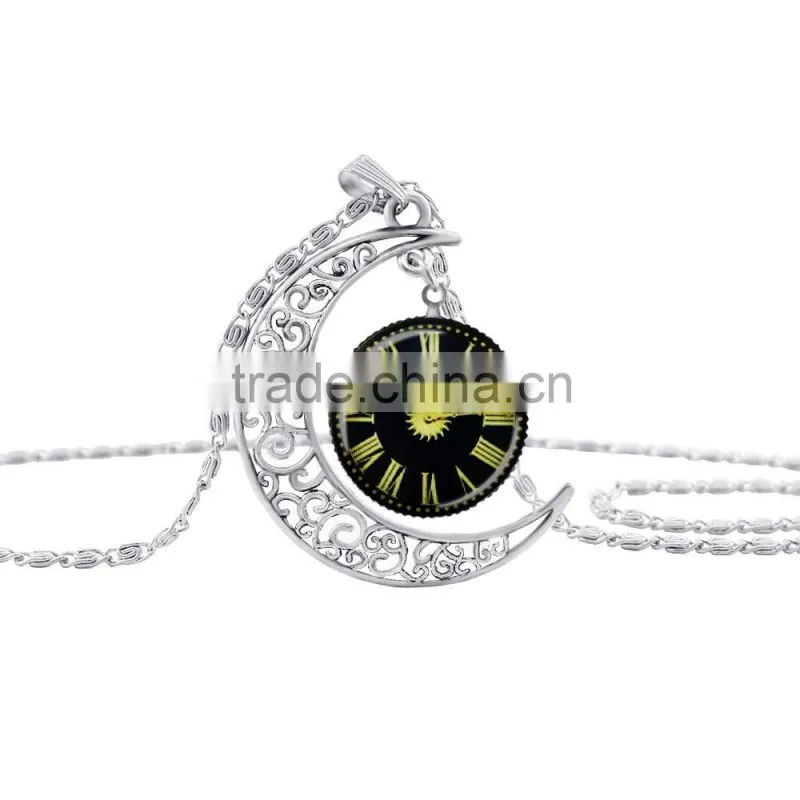 High Retro Sweater Chain Pendant Yin Yang Pattern Glass Cabochon Necklace