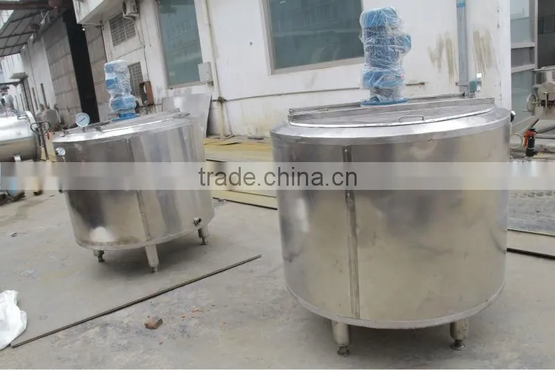 Stainless Steel Hot and Cold Tank With An Agitator