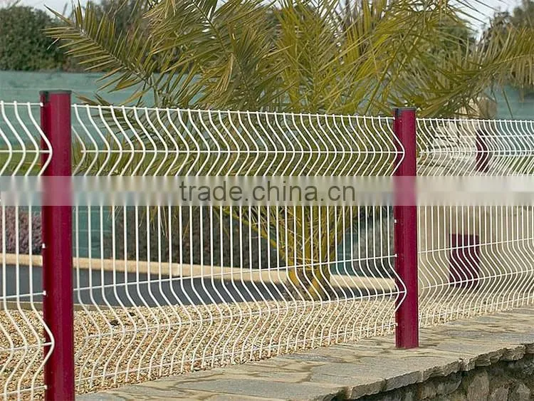 Hot dipped galvanized pvc coated weld wire mesh triangle bending fences for houses factory(curved fence)