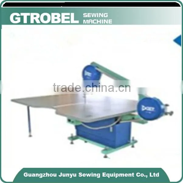 Cloth cutting sewing machine