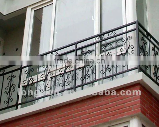 2014 Top-selling rod iron pvc coated garden fencing