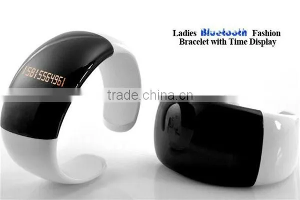 Fashionable Led Bluetooth Bracelet Bluetooth Watch with Caller ID/ Distance Vibration