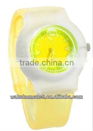 2013 candy color plastic strap cheap custom vogue ladies jelly watch