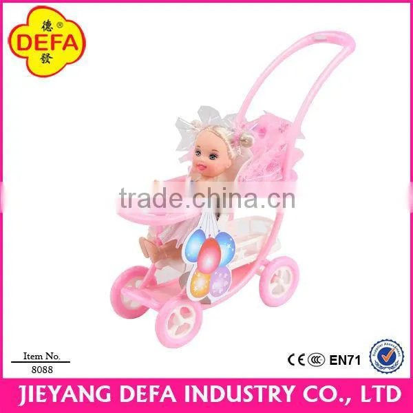 Defa Lucy family style father, pregnancy mother and child outside together