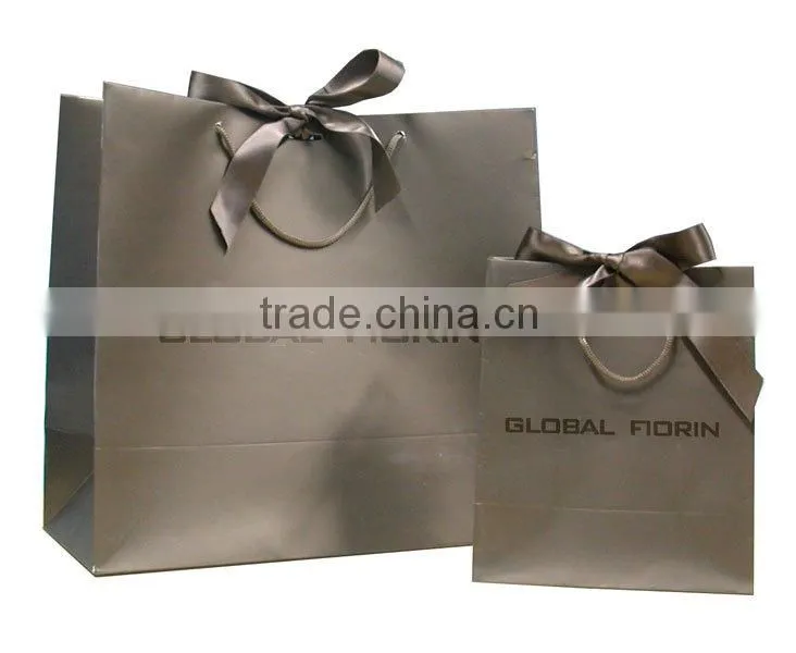 Cheap clothing paper bag with different design