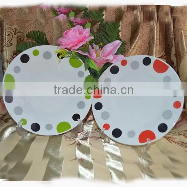 plain white porcelain plate round shape with modern decal