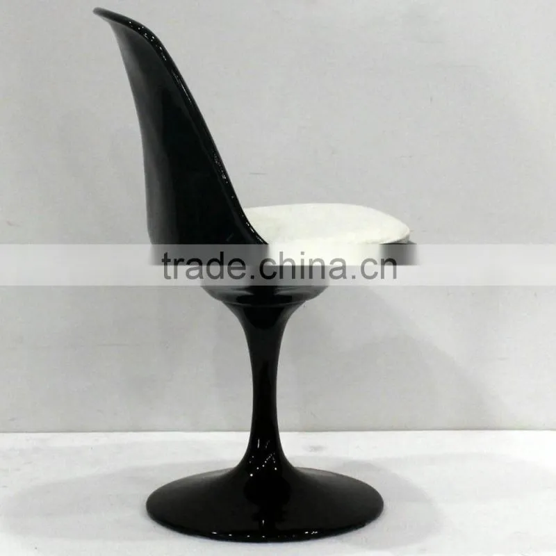 Replica Tulip Side fiberglass chair with cushion designed by Eero Saarinen