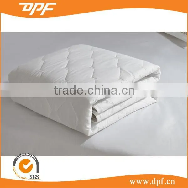 wholesale cheap Hotel lightweight waterproof mattress protector fabric
